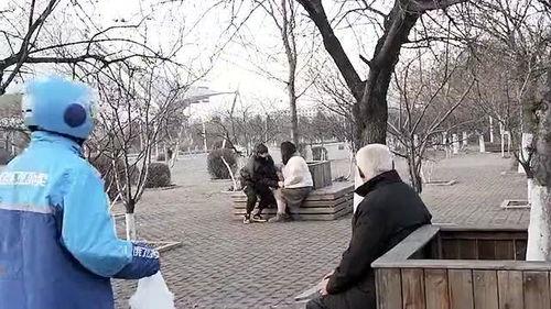 大爷外卖吃瓜视频,揭秘外卖行业那些事儿